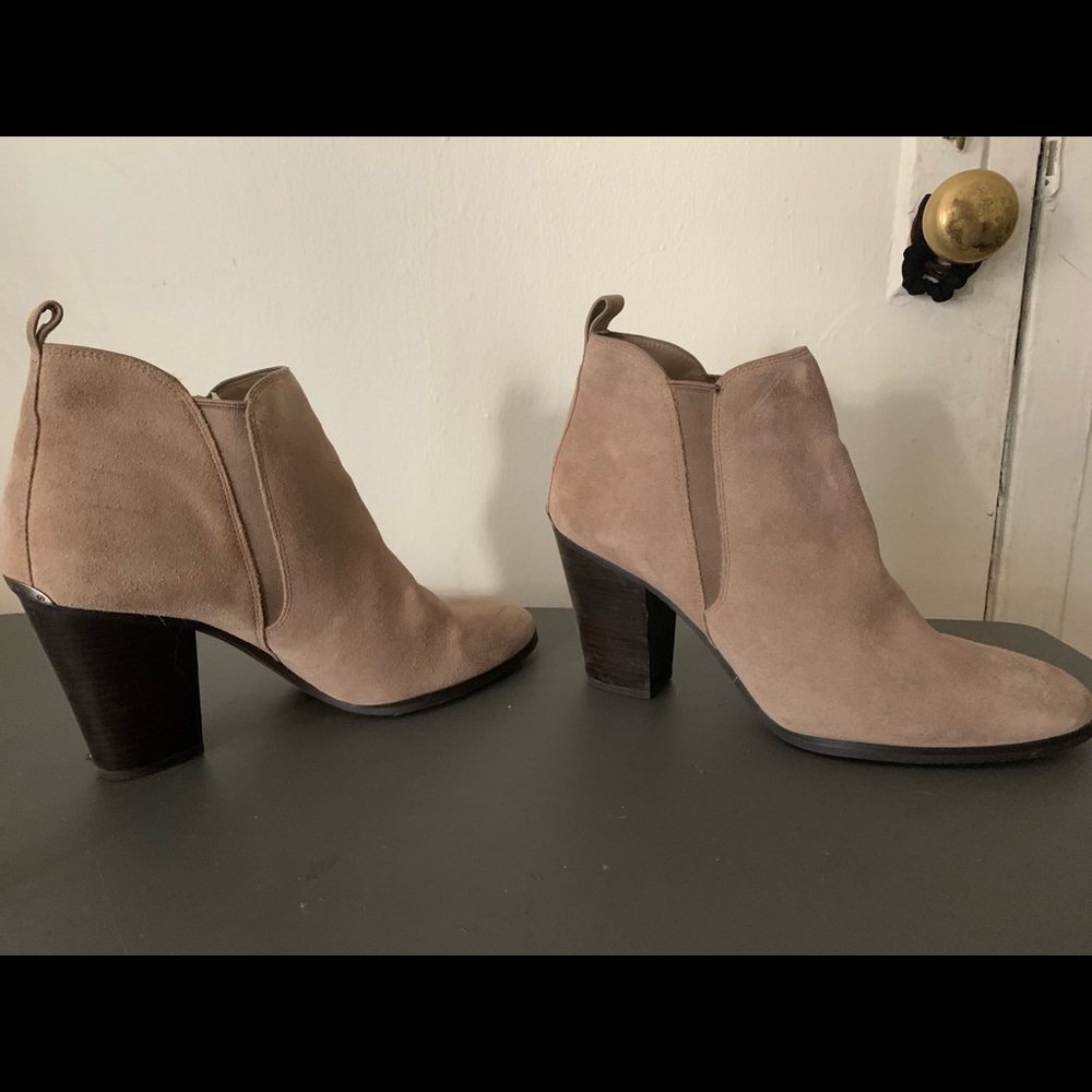 Mk Michael kors pull on booties taupe size 11